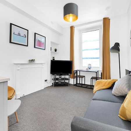 Modern & Spacious 1 Bedroom Apartment - Close To City Centre - Sleeps Up To 3 Guests 爱丁堡 外观 照片