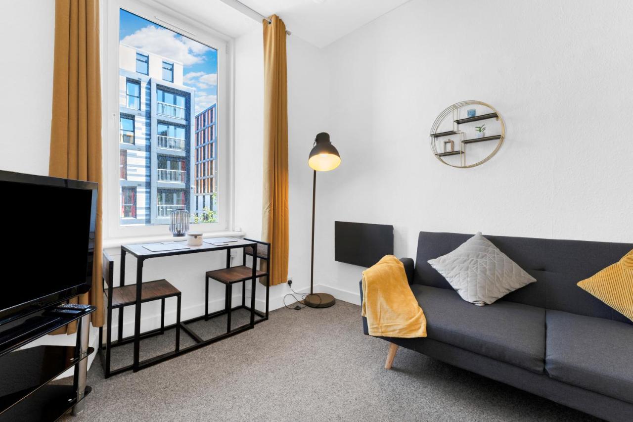 Modern & Spacious 1 Bedroom Apartment - Close To City Centre - Sleeps Up To 3 Guests 爱丁堡 外观 照片