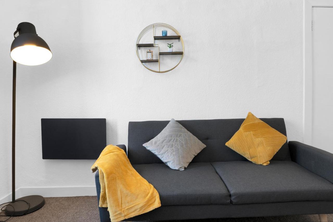 Modern & Spacious 1 Bedroom Apartment - Close To City Centre - Sleeps Up To 3 Guests 爱丁堡 外观 照片