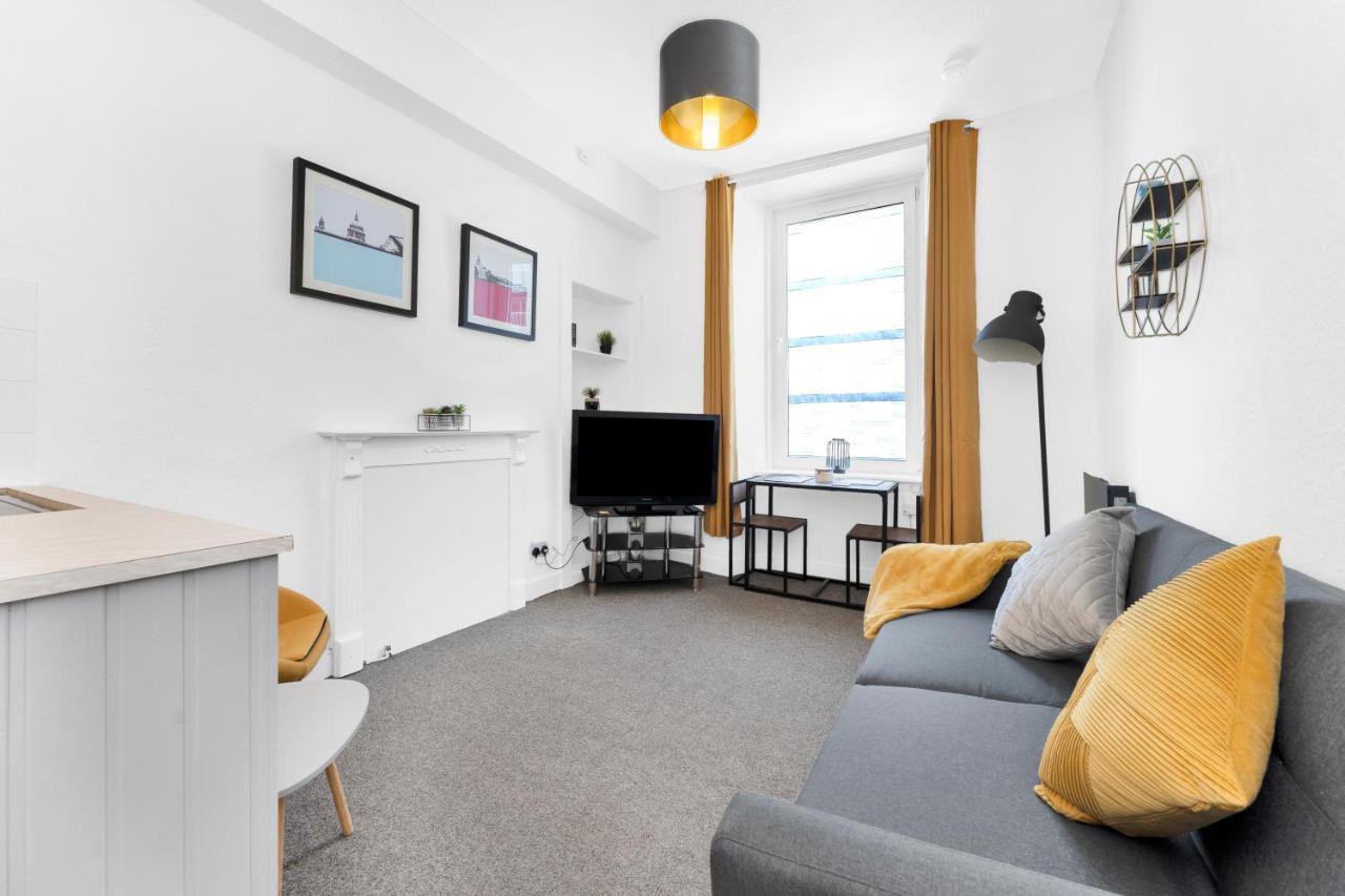 Modern & Spacious 1 Bedroom Apartment - Close To City Centre - Sleeps Up To 3 Guests 爱丁堡 外观 照片