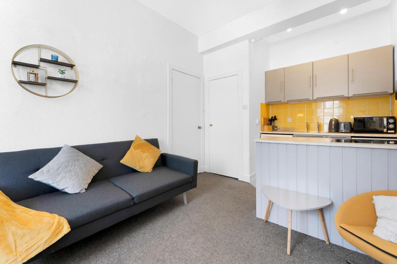 Modern & Spacious 1 Bedroom Apartment - Close To City Centre - Sleeps Up To 3 Guests 爱丁堡 外观 照片