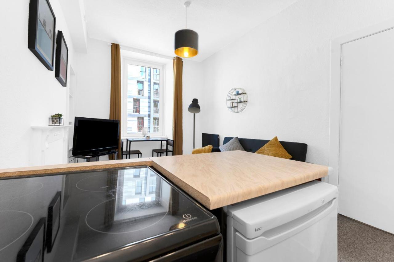 Modern & Spacious 1 Bedroom Apartment - Close To City Centre - Sleeps Up To 3 Guests 爱丁堡 外观 照片